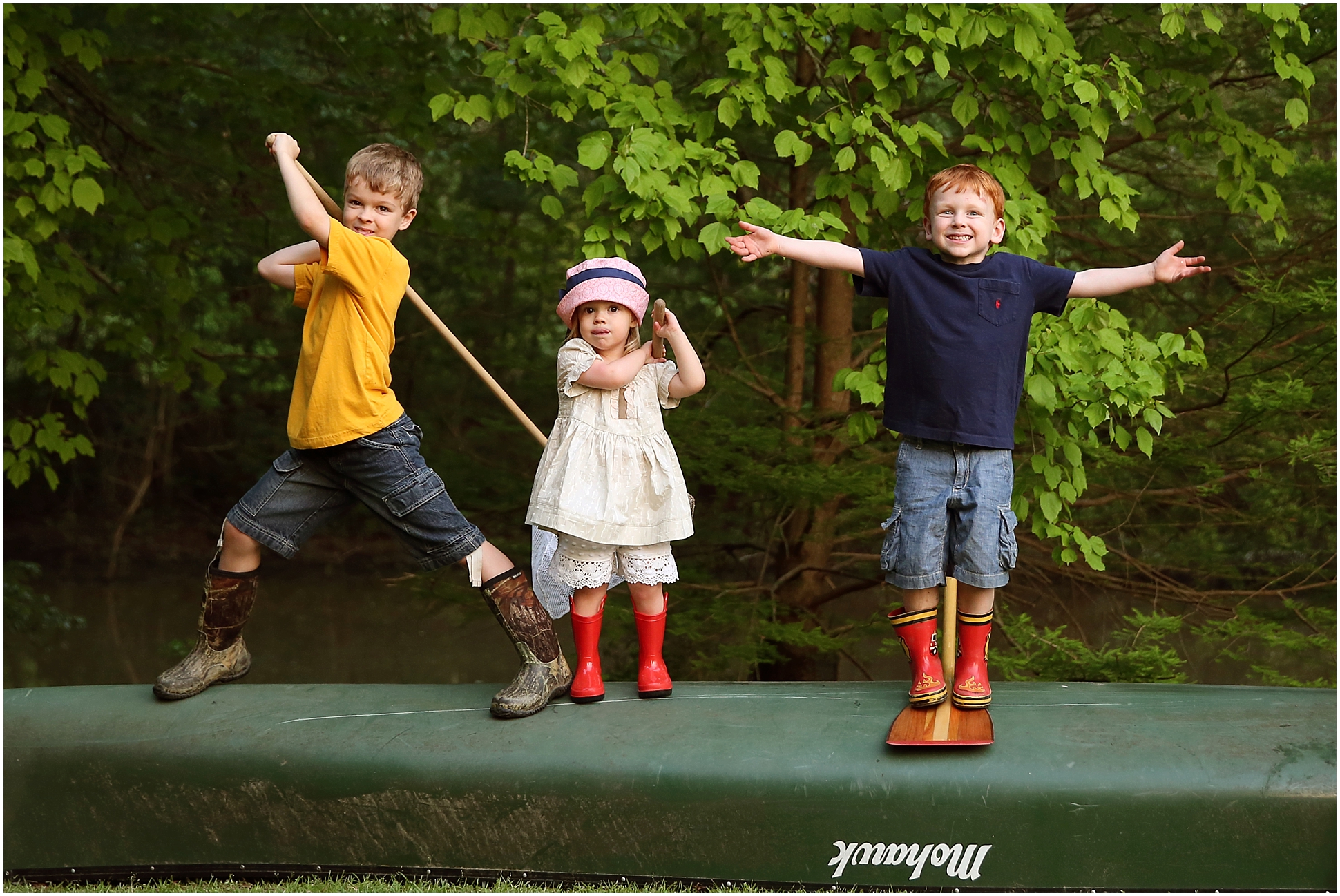 Picnic Styled Family Session | Two Chics Photography | www.twochicsphotography.com