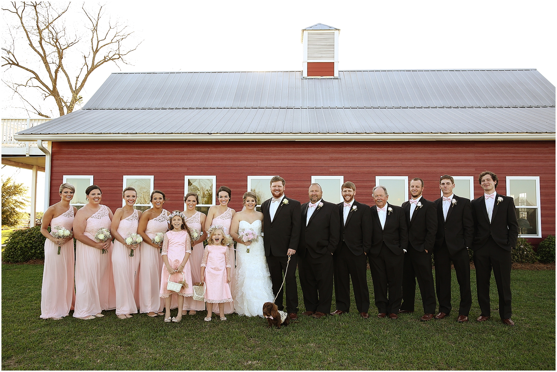 Twin Oaks Farm Wedding | Two Chics Photography | www.twochicsphotography.com