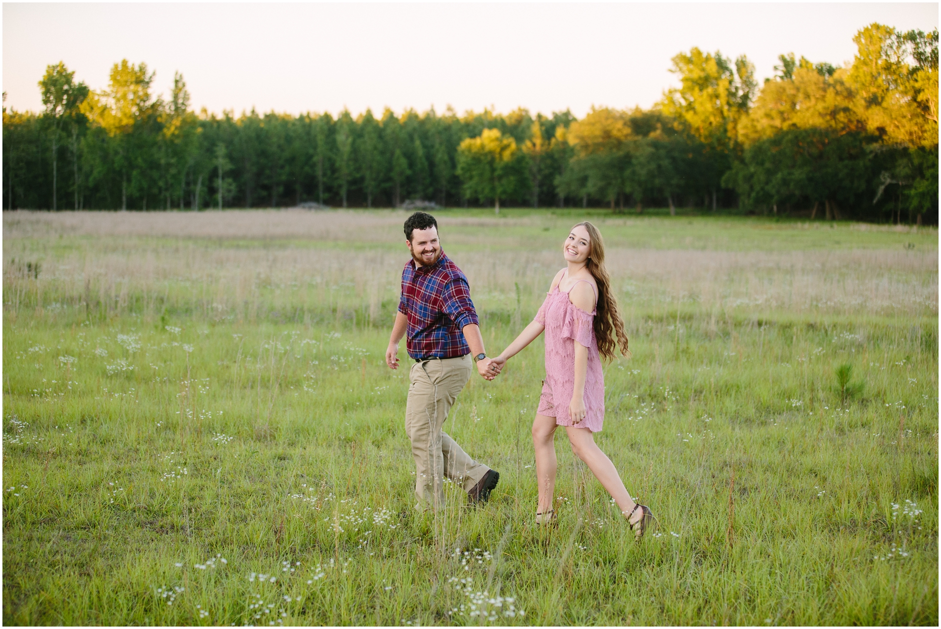 Two Chics Photography | A Countryside Engagement Session | www.twochicsphotography.com